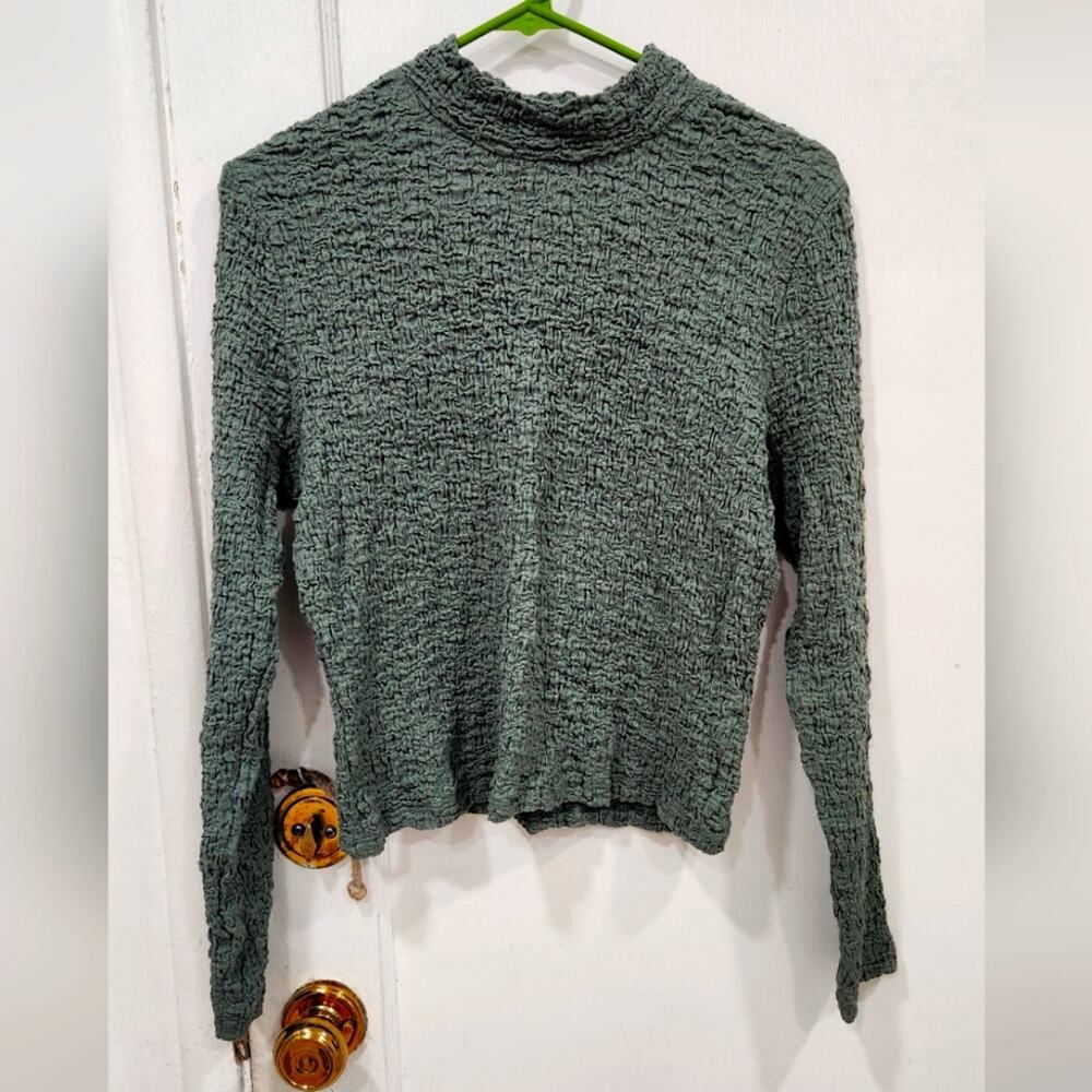 Textured Green Long Sleeve collared Top medium